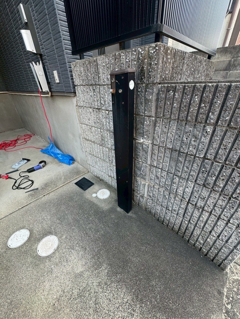 撤去前の門扉・ポール